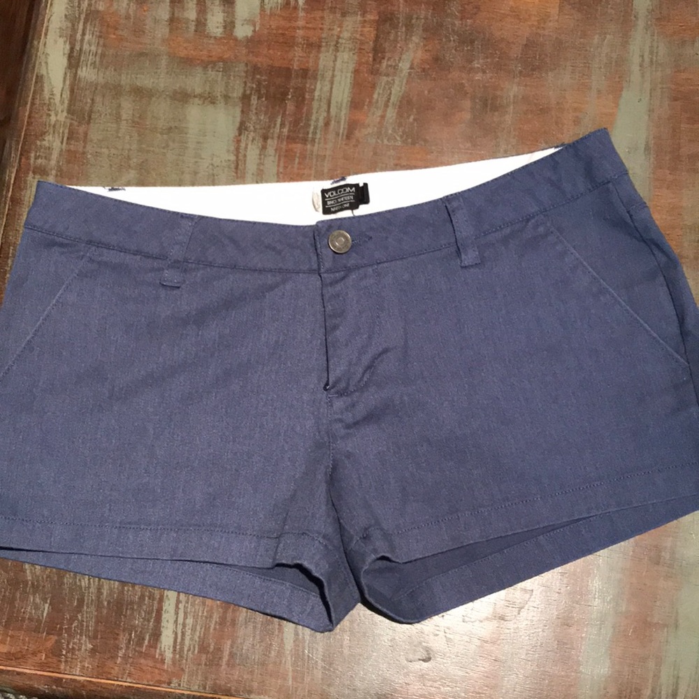 Volcom shorts